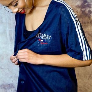Vintage 90s tommy sports jersey shirt L